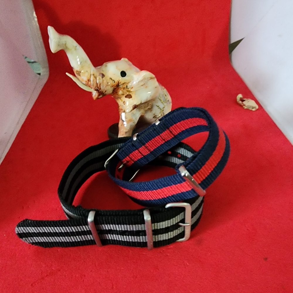 2 Nato straps